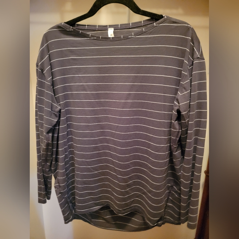 Lululemon Back in Action Long Sleeve Black Gray Striped Size 10